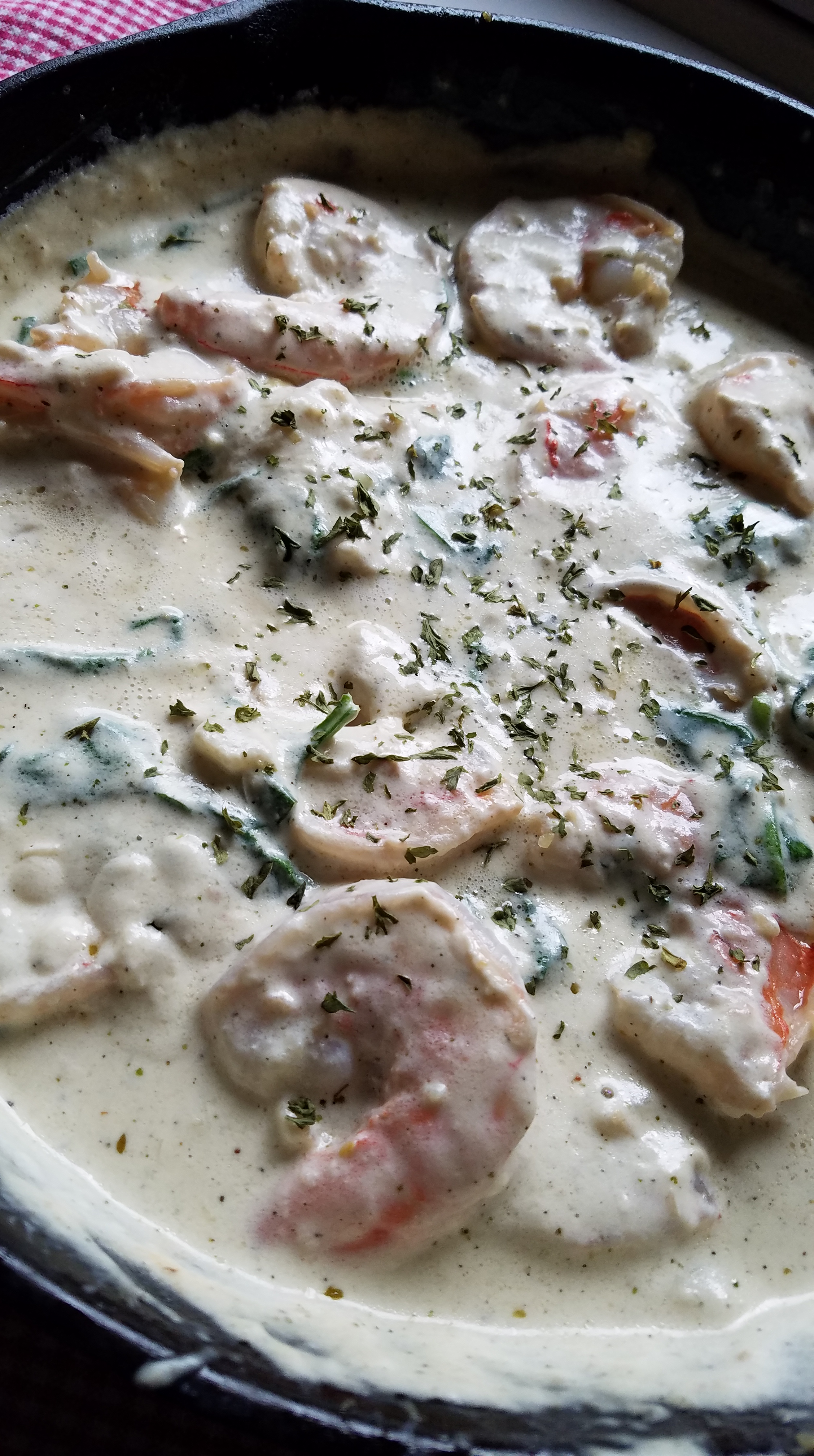 Easy Keto Creamy Shrimp Alfredo Recipe (with garlic)