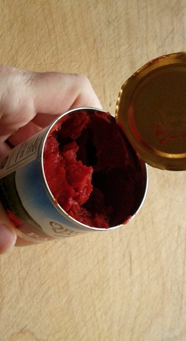 small can of tomato paste