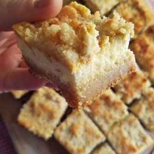 Keto Pumpkin Cheesecake Bars