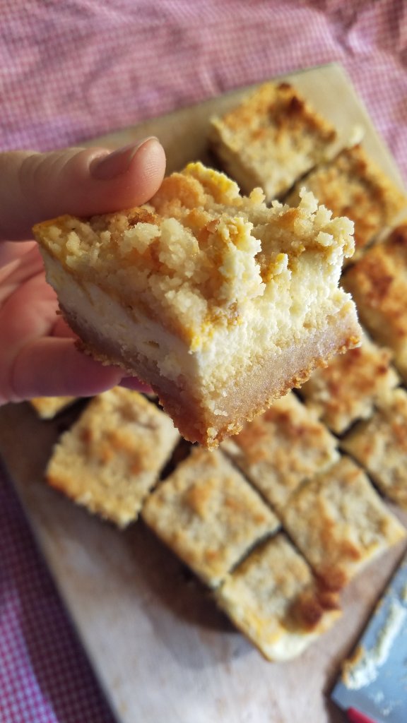 Keto Pumpkin Cheesecake Bars
