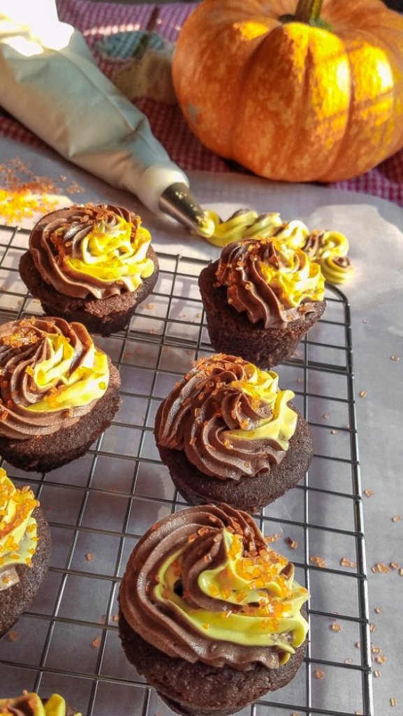 gluten free buttercream frosting made with colors