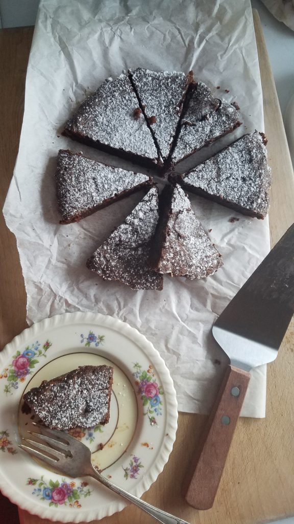 easy flourless chocolate cake recipe