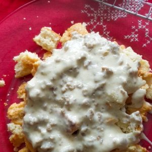 keto biscuits and gravy