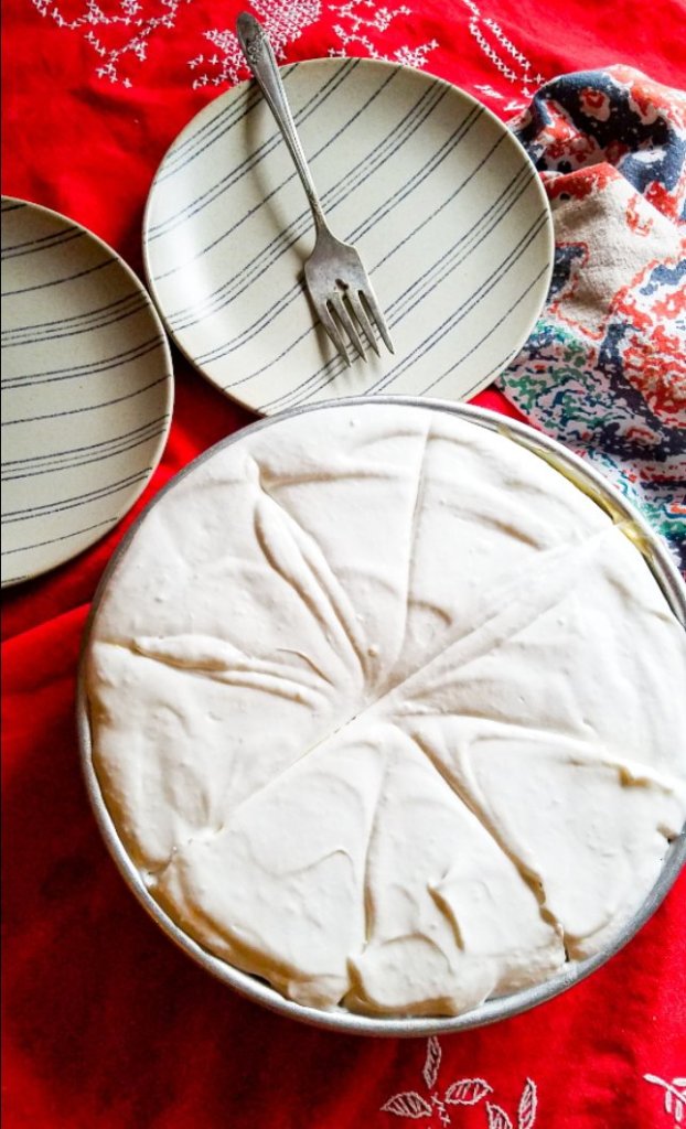 keto banana pudding cake sliced 