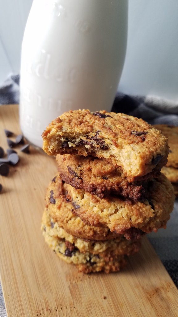 keto banana chocolate chip cookies
