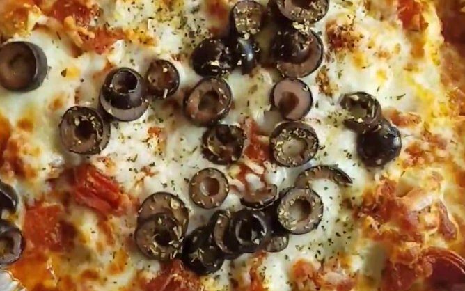 Easy Low Carb Keto Crustless Pizza Casserole Recipe