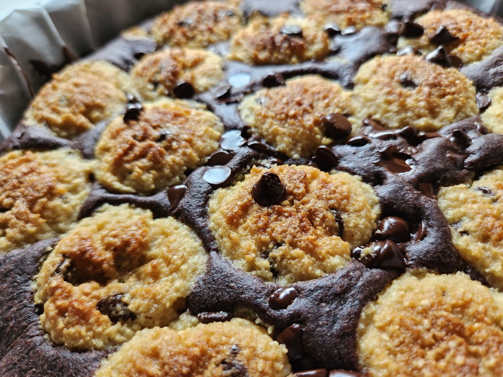 keto brookie in a cast iron skillet