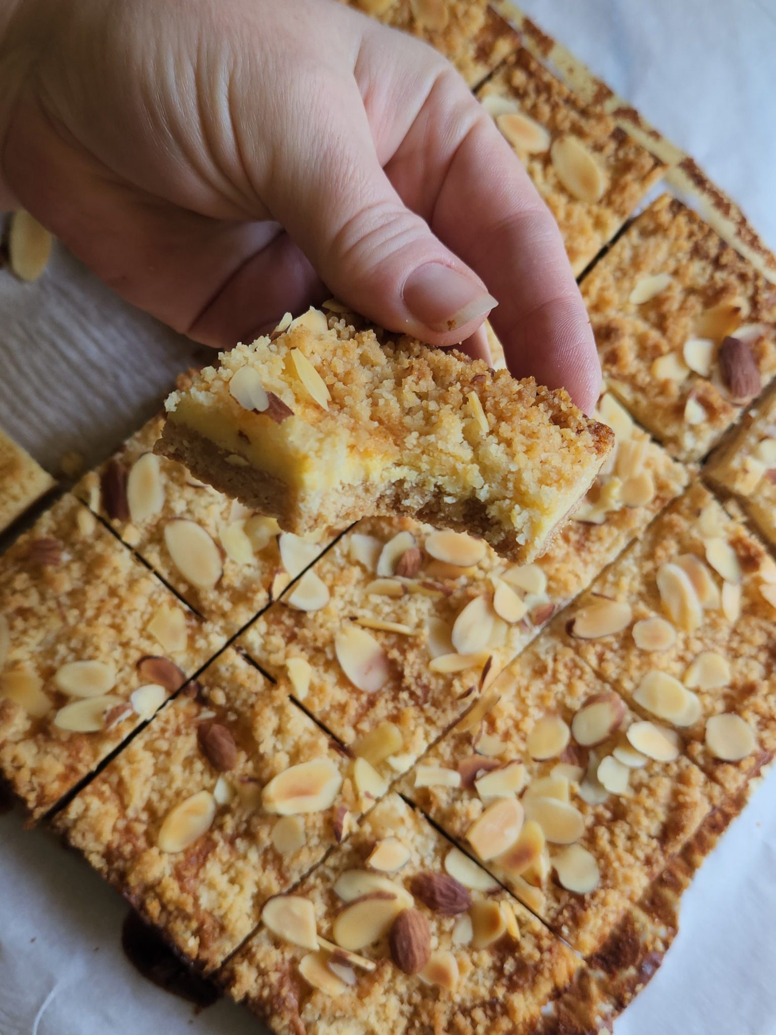 Easy Low Carb Almond Cheesecake Crumble Bars Recipe
