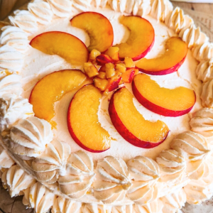 low carb gluten free peach cake with decorative sliced peaches on top