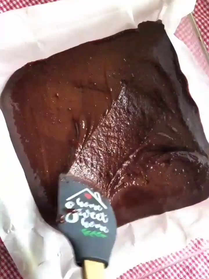 spreading low carb brownie batter