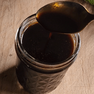 low carb copycat starbucks gingerbread syrup recipe in a jar.
