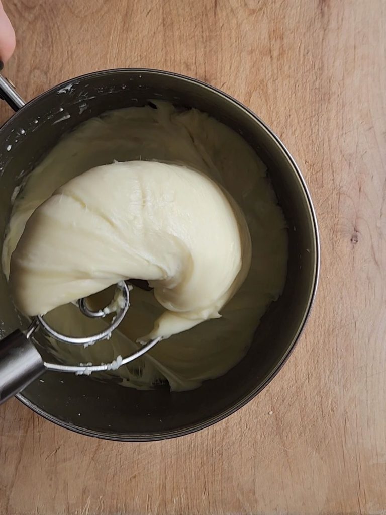 Mozzarella and cream cheese melted evenly.