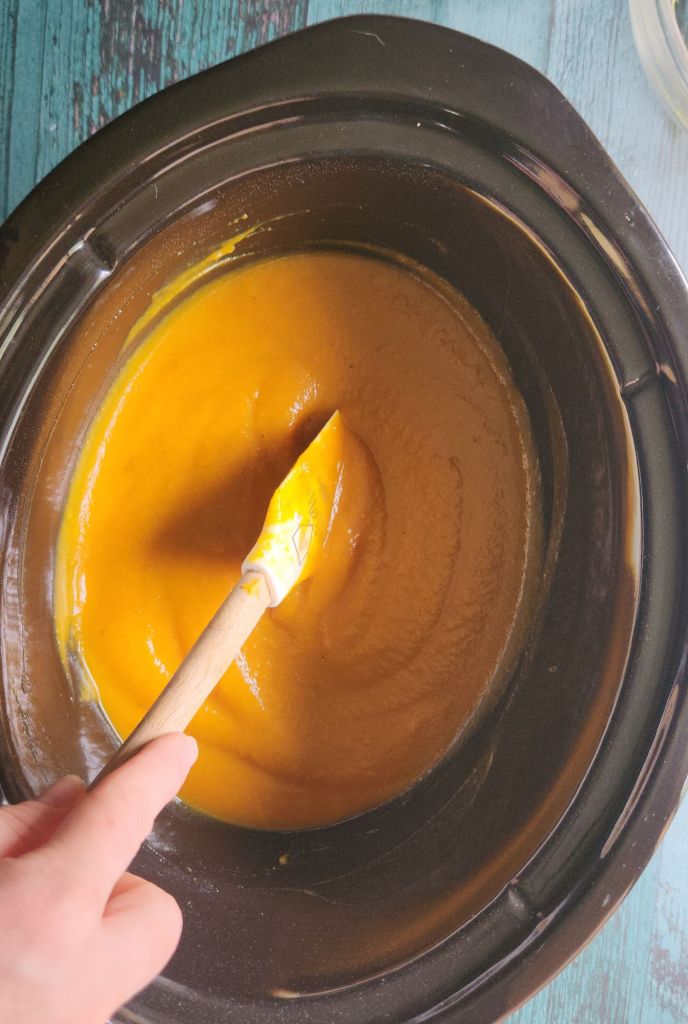 Easy crock pot sugar free pumpkin butter recipe.