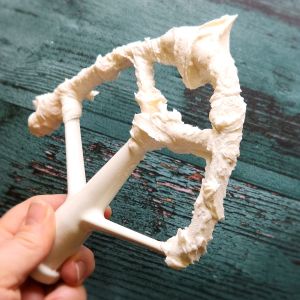 easy dairy-free low carb buttercream frosting recipe.