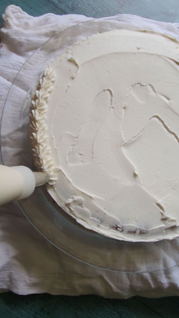 Piping easy dairy-free low carb buttercream frosting recipe.