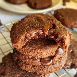 Gluten free keto almond butter protein cookies recipe.