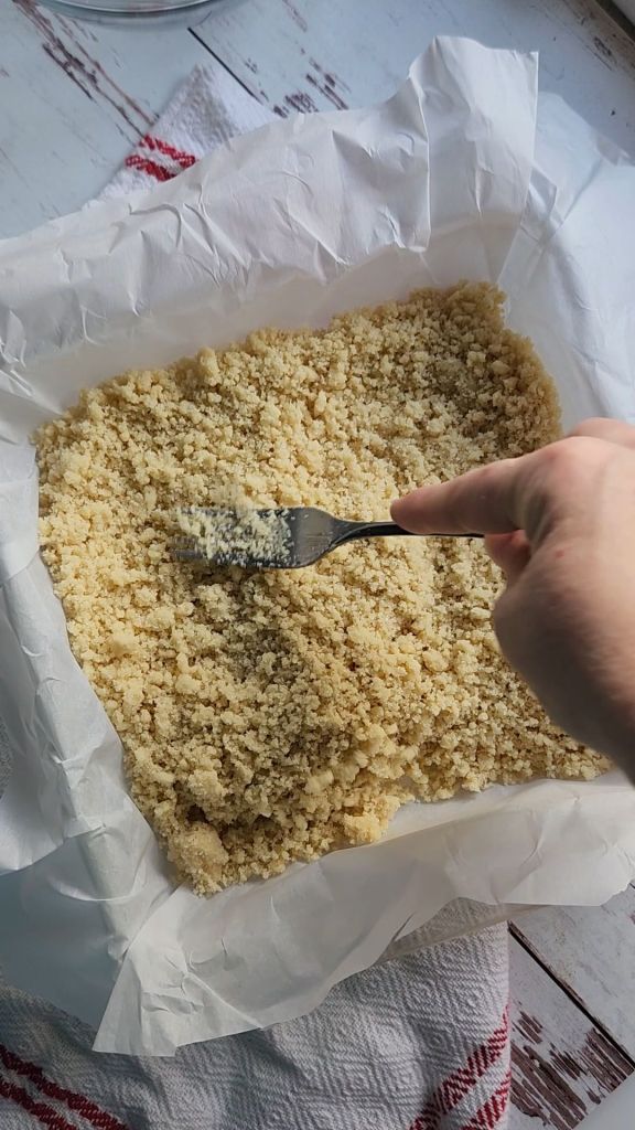 Gluten free low carb copycat graham pie crust recipe.